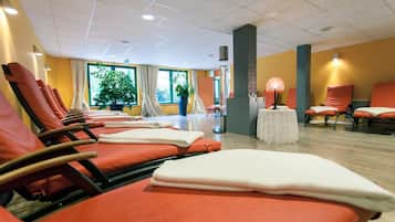 Sauna, hot tub, steam room, hot stone massages, sports massages