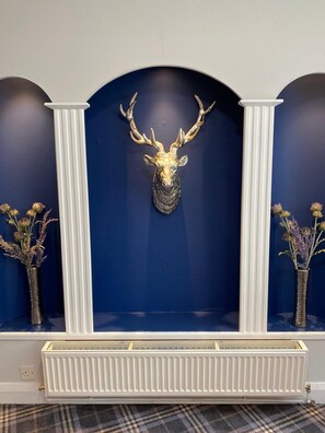 Interior - Croit Anna Hotel (Fort William)