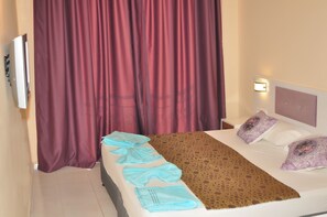 Standard Room | Minibar, bed sheets - Saygili Beach Hotel (Manavgat)