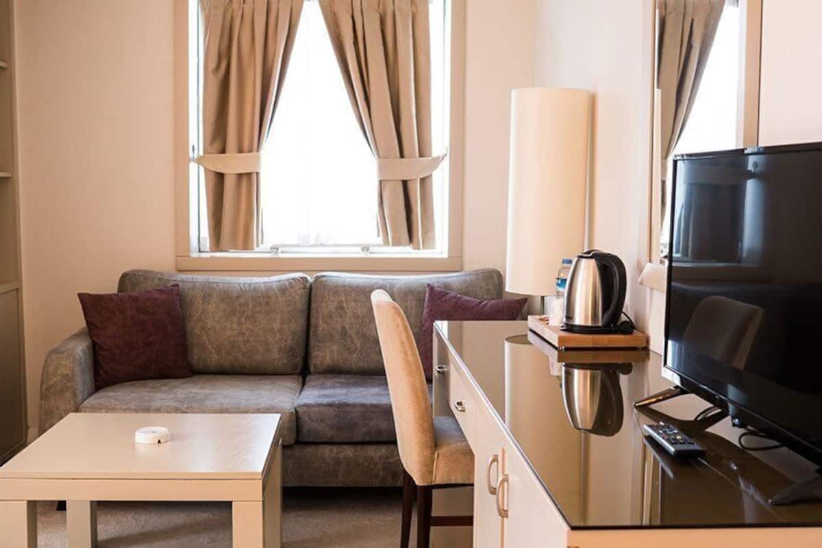 Comfort Room | Premium bedding, minibar, laptop workspace, free WiFi