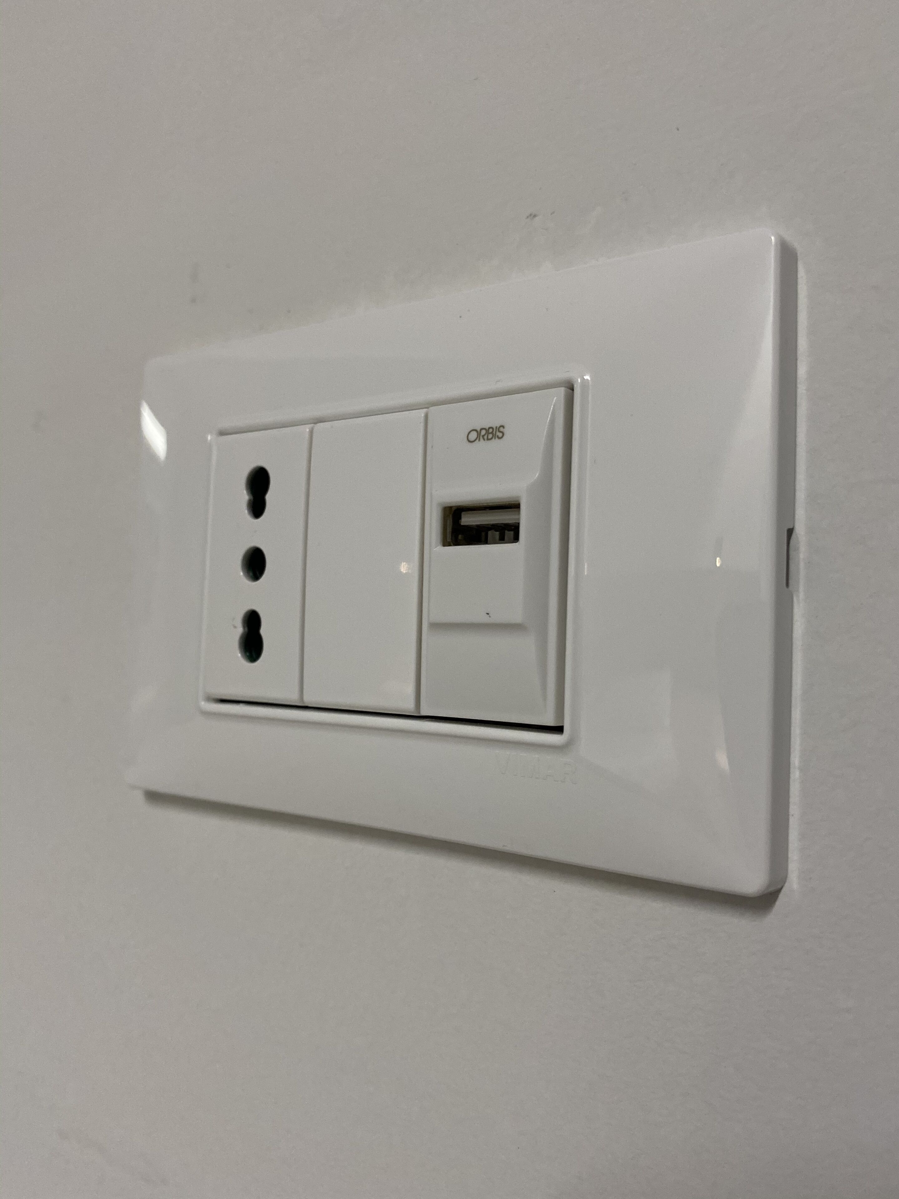 shower, free toiletries, hair dryer, bidet