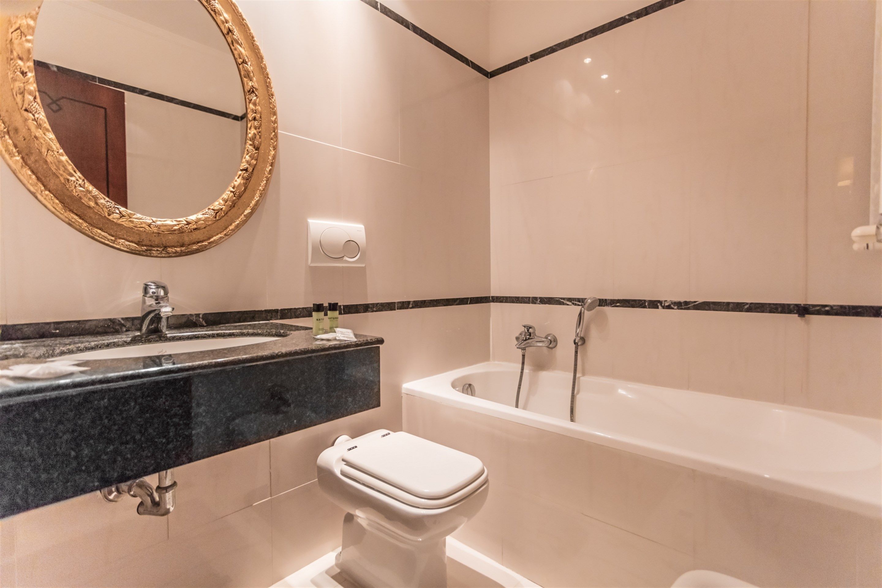 Foto - Raeli Hotel Regio