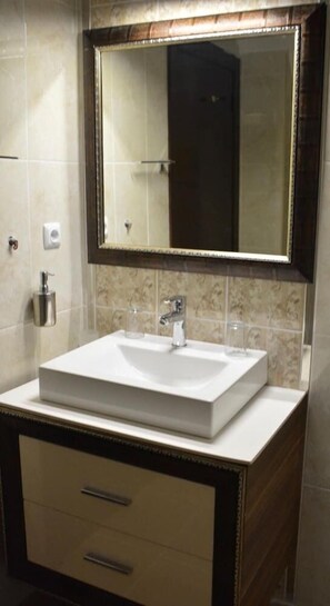 Bathroom - Genc Yazici Hotel (Bursa)