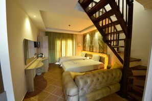 Minibar, in-room safe, desk, blackout drapes - The Kumsal Hotel Ölüdeniz (Fethiye)