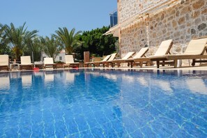 Outdoor pool - The Kumsal Hotel Ölüdeniz (Fethiye)