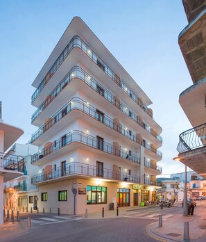 Unclassified image, 3 of 17, button - Alicante (Sant Antoni de Portmany)