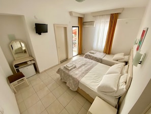 Standard-Dreibettzimmer | Kostenloses WLAN, Bettwäsche