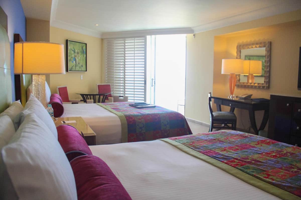 1 bedroom, premium bedding, in-room safe, laptop workspace