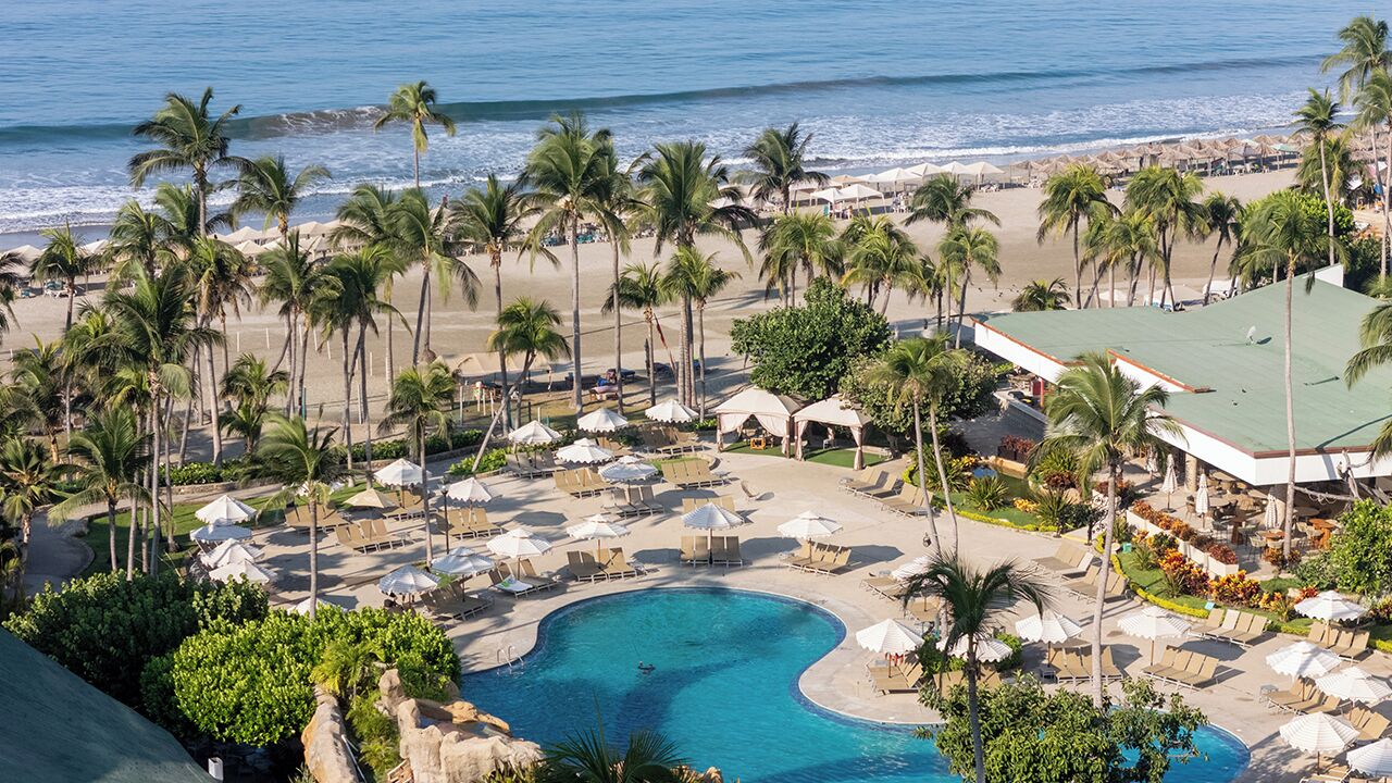 Luxe tweepersoonskamer, uitzicht op golfbaan | Uitzicht op strand/zee