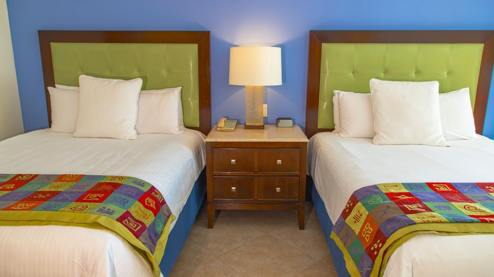 Luxury-Doppelzimmer, Blick auf den Golfplatz | Hochwertige Bettwaren, Zimmersafe, laptopgeeigneter Arbeitsplatz