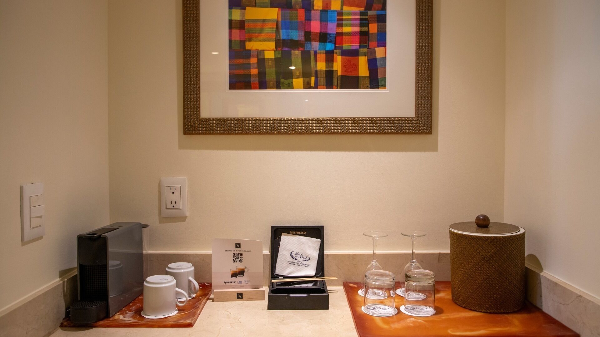 Platinum Golf View  Double | Living area | 37-inch flat-screen TV with cable channels, TV, iPod dock