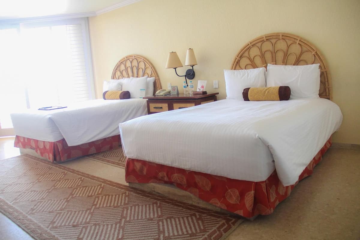 1 bedroom, premium bedding, in-room safe, laptop workspace