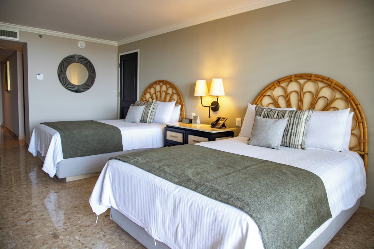 Deluxe Golf View Double | 1 bedroom, premium bedding, in-room safe, laptop workspace