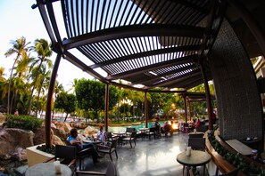 Bar (on property) - Princess Mundo Imperial (Acapulco)