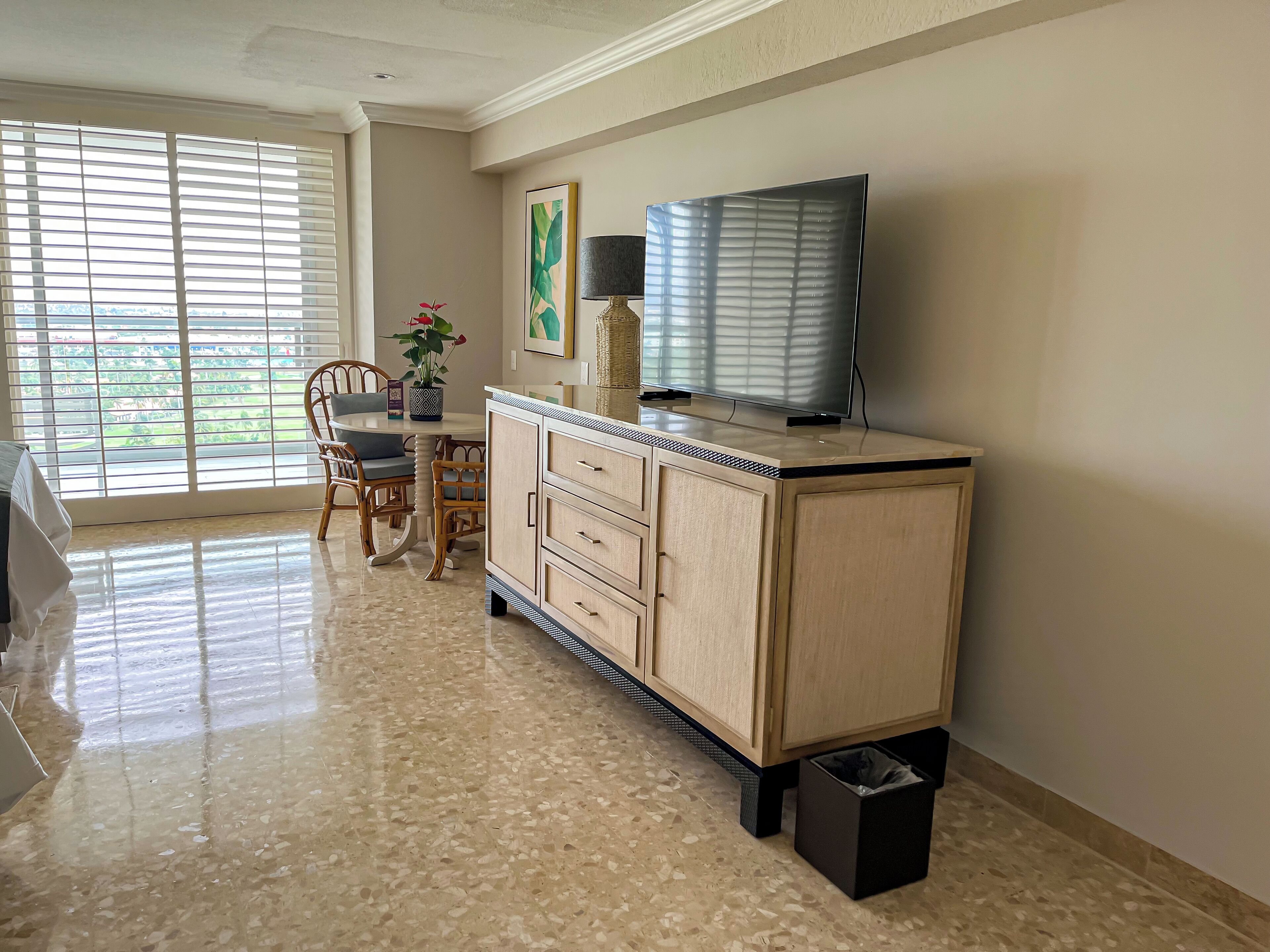 Deluxe Golf View Double | Premium bedding, down comforters, pillowtop beds, in-room safe