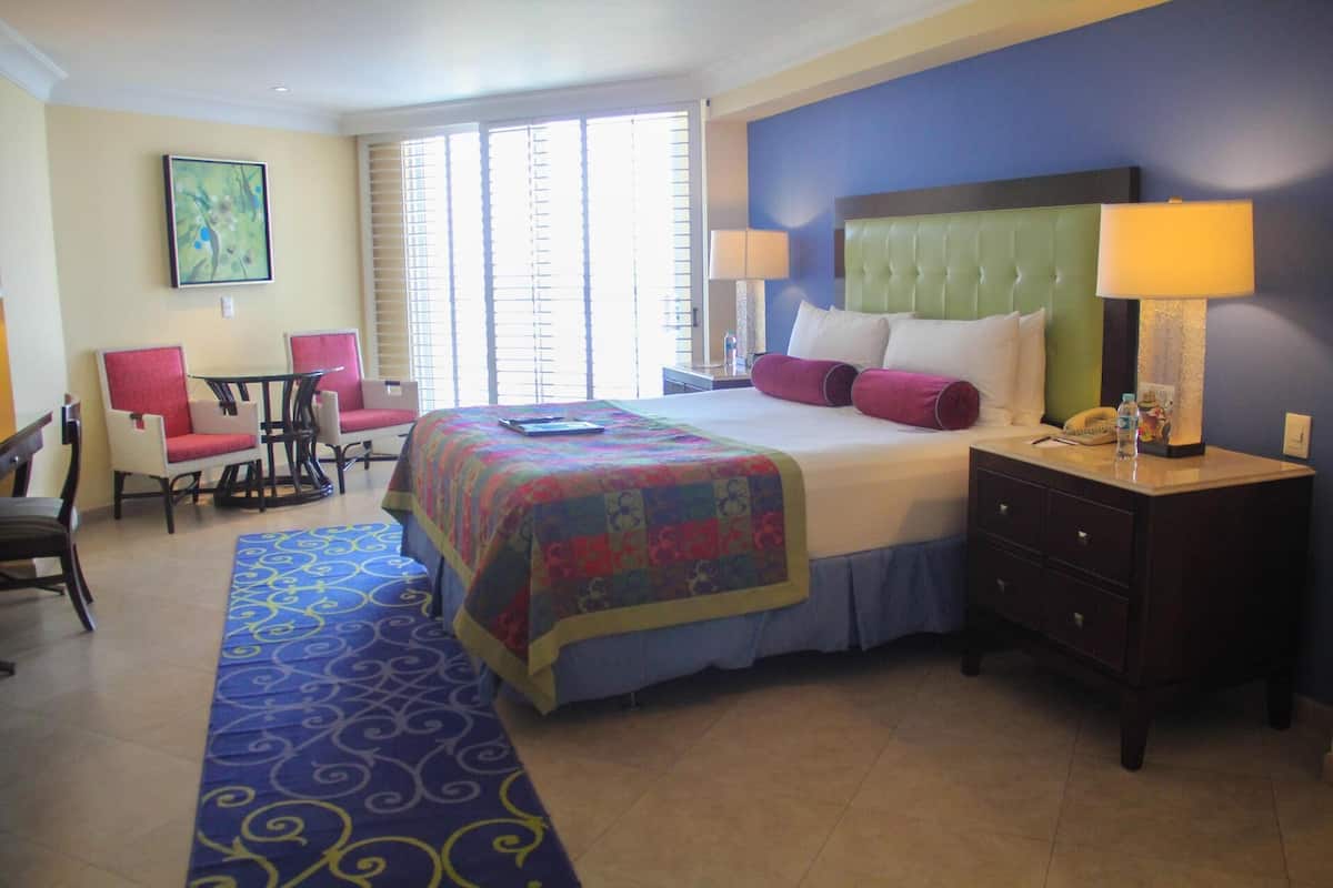 1 bedroom, premium bedding, in-room safe, laptop workspace