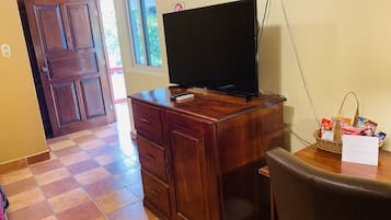 Deluxe Quadruple Room | 1 bedroom, minibar, desk, free WiFi