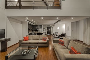 Loft, Kitchen, City View | Living area