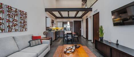 SÀngtillbehör av högsta kvalitet och vÀrdeförvaringsskÄp pÄ rummet