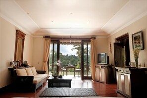 1 bedroom, minibar, in-room safe, desk - Anhera Suite Ubud (Ubud)