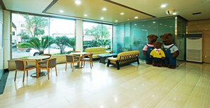 Sala de estar en el lobby