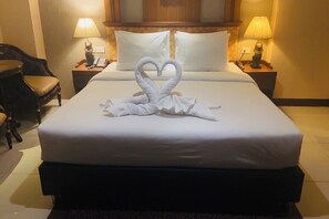 Décoration personnalisée, bureau, rideaux occultants, Wi-Fi gratuit