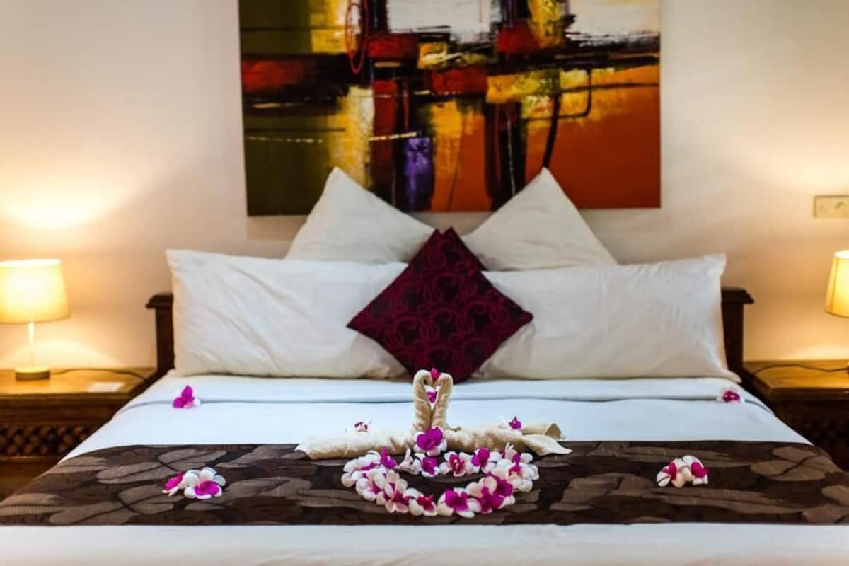 1 bedroom, premium bedding, in-room safe, desk