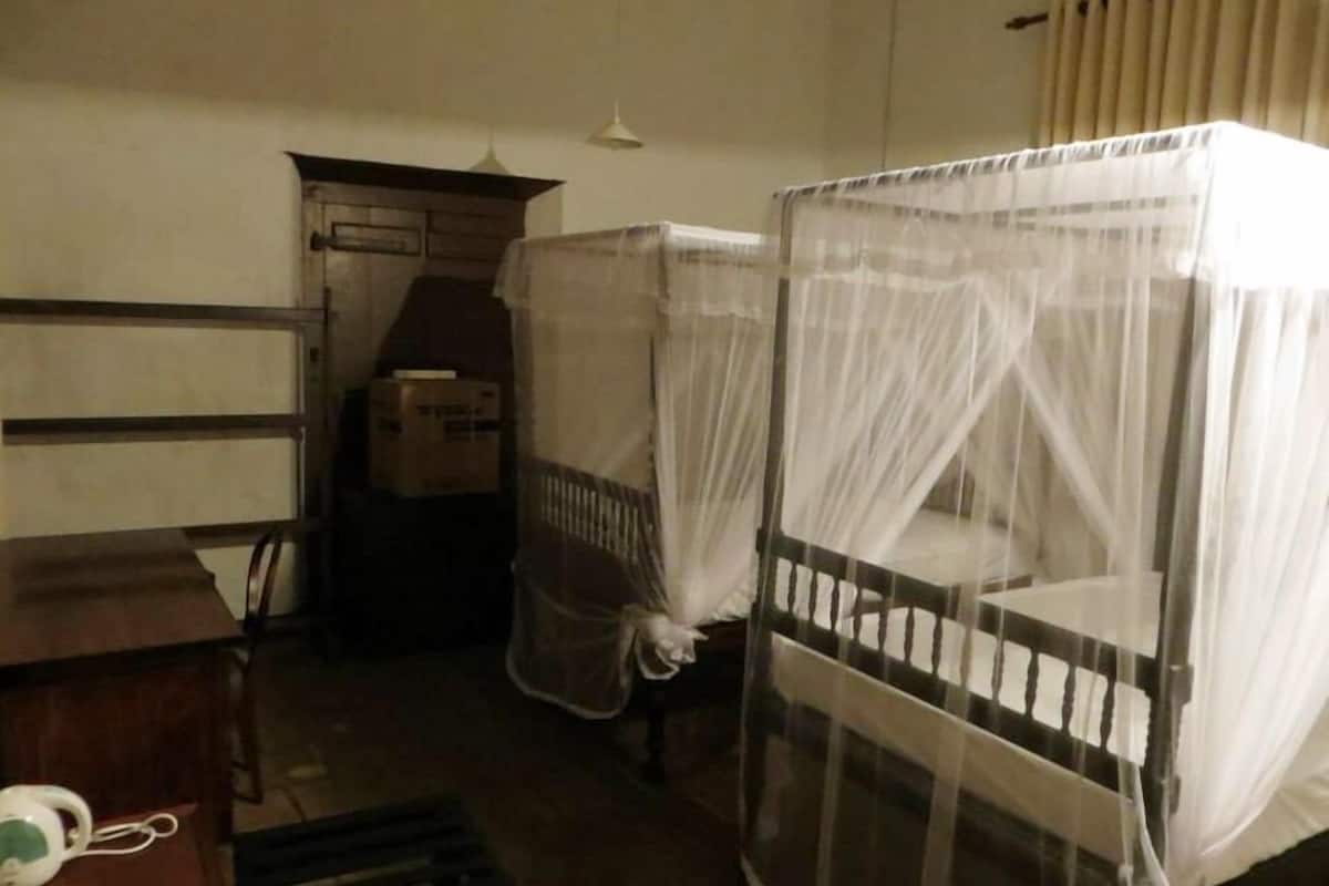 Habitación | Caja de seguridad en la habitación, escritorio y cunas gratuitas
