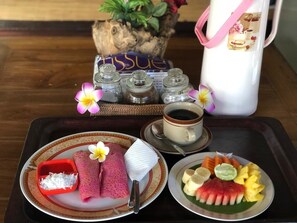 Free daily continental breakfast  - Depa House (Ubud)