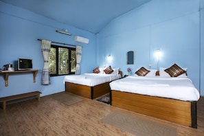 Phòng 3 Deluxe | Két bảo mật tại phòng, trang trí khác biệt