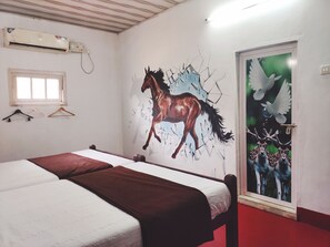 3 chambres, coffres-forts dans les chambres, ameublement personnalisé