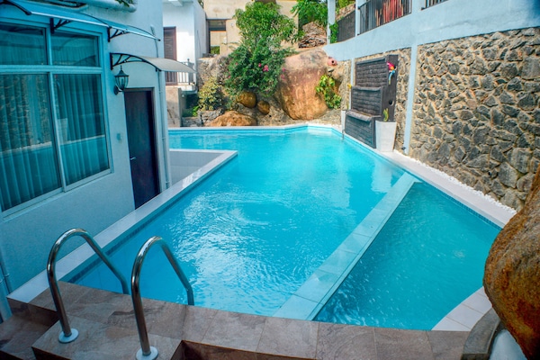 Outdoor pool, free cabanas