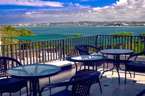 Kontinental frokost hver dag (USD 10.00 per person)