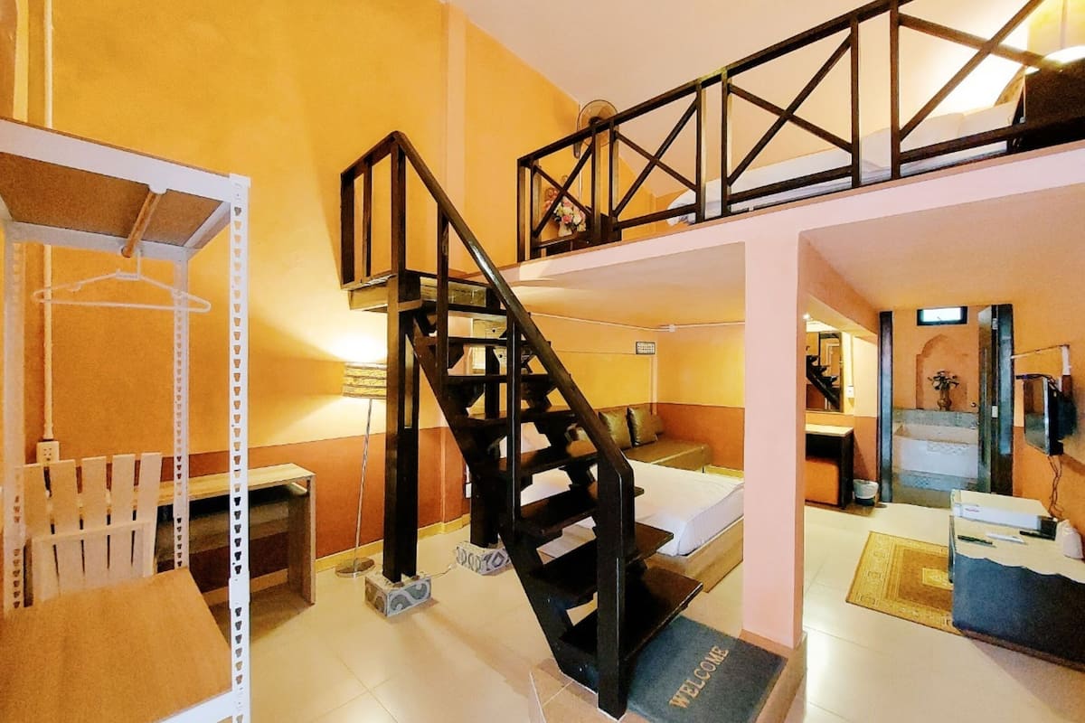 family room, multiple beds, hot tub, mezzanine | blackout curtains, free wifi, bed sheets