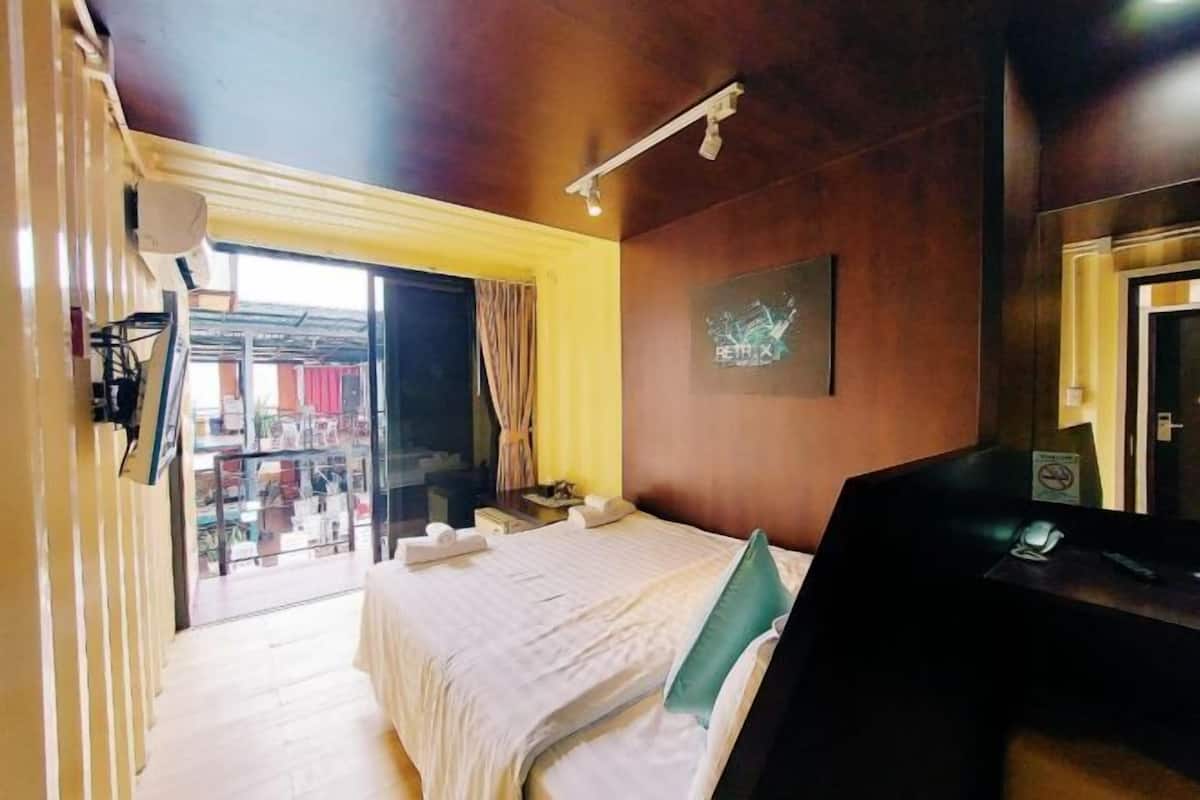 Cortinas blackout, wifi gratis y ropa de cama 