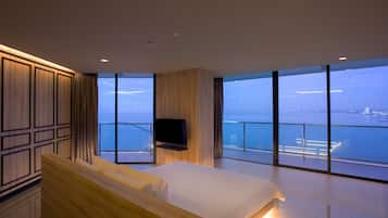 2-Bedroom Oceanfront Suite