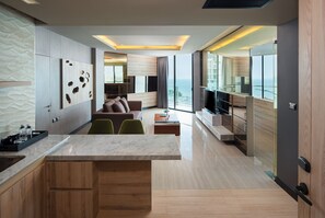 2-Bedroom Oceanfront Suite | Minibar, in-room safe, desk, free WiFi