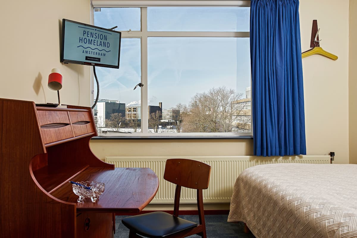 Standard Single Room, 1 Twin Bed, City View | In-room safe, desk, iron/ironing board, free cribs/infant beds