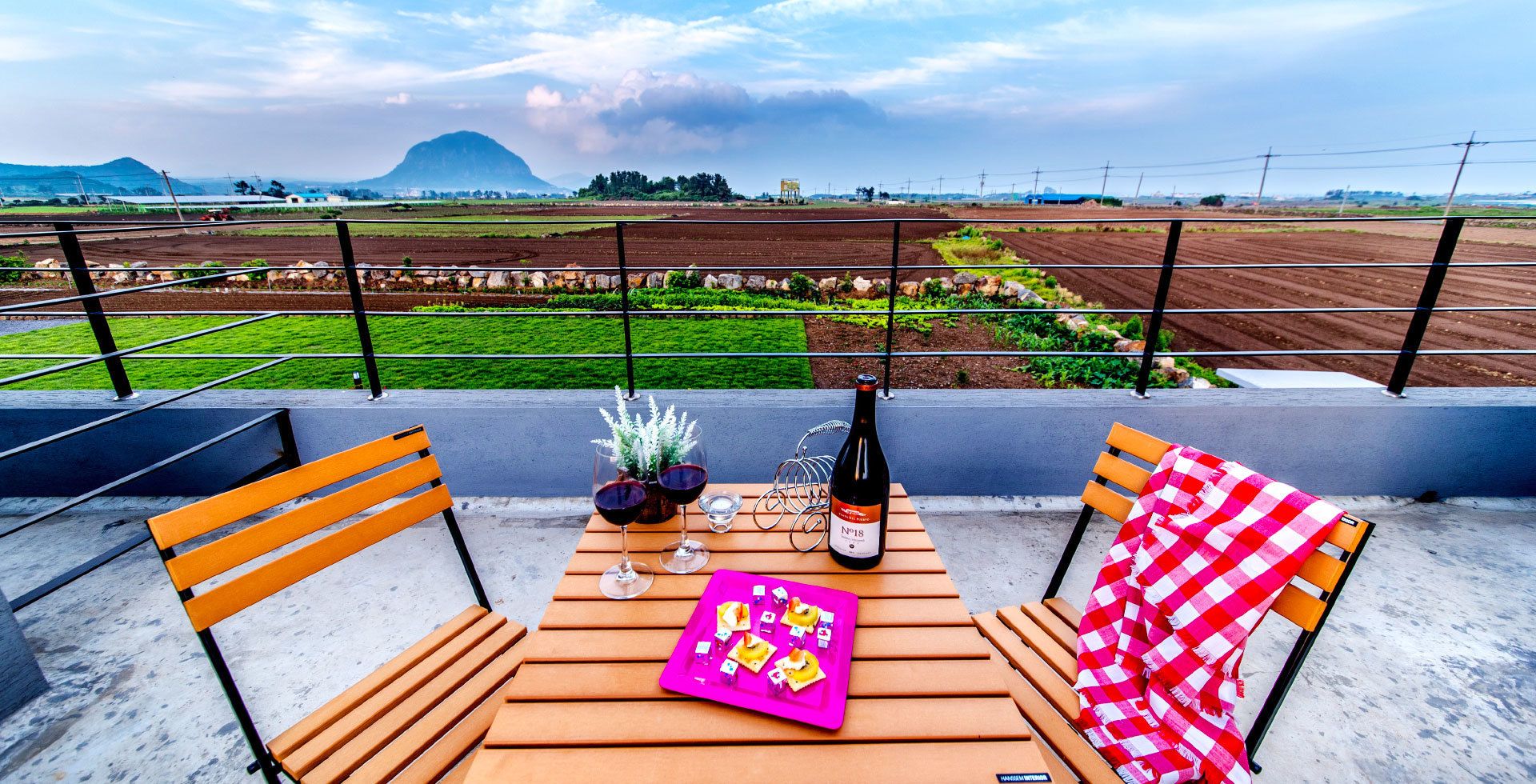 Duplex Apartment  | 발코니