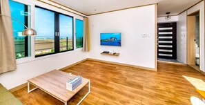 Living area - Boreum Pension (Seogwipo)