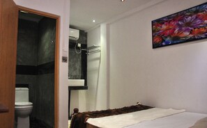 基础双人房 (with AC) | 免费 WiFi