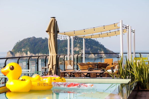 Outdoor pool - Hotel Fine Jeju (Seogwipo)