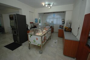 مطعم