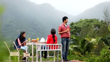 屋外ダイニングエリア