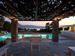 Pool - Roses Beach Hotel (Paros)