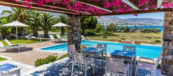 Roses Beach Hotel