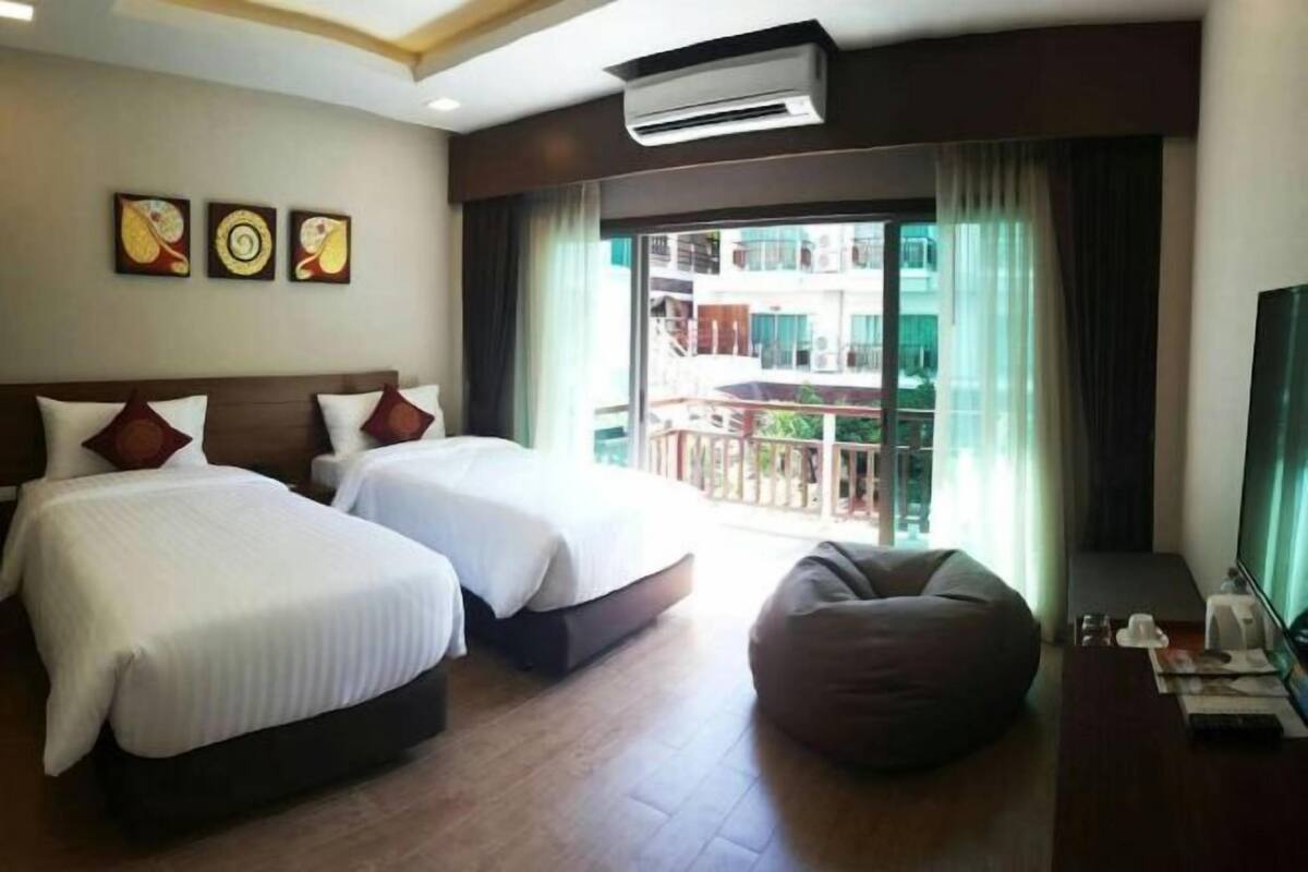 In-room safe, desk, blackout curtains, free WiFi