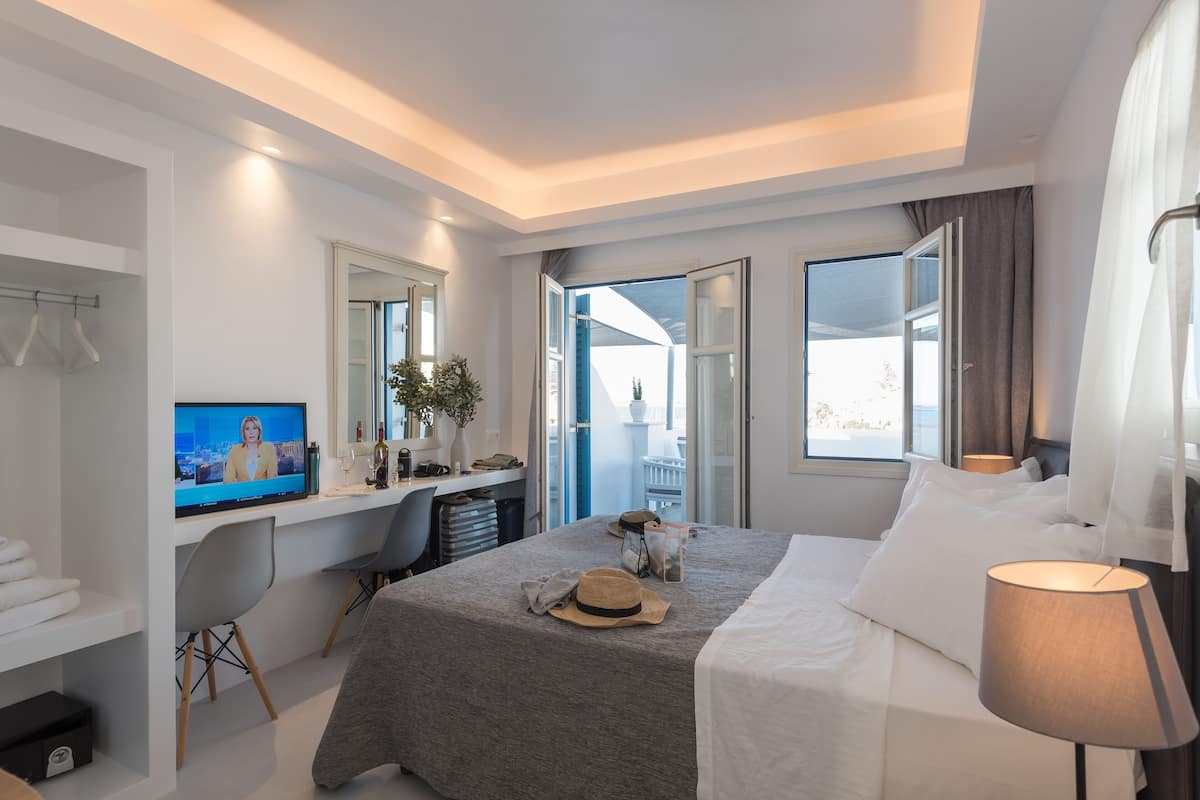 Two-Bedroom Suite with Sea View (Split-Level) | 1 bedroom, in-room safe, iron/ironing board, free WiFi