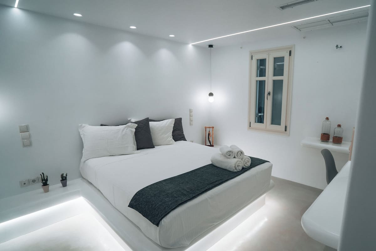 Family Room with Sea View (Pool Level) | 1 bedroom, in-room safe, iron/ironing board, free WiFi