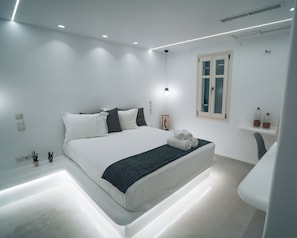 Superior tweepersoonskamer, uitzicht op zee | Een kluis op de kamer, een strijkplank/strijkijzer, gratis wifi
